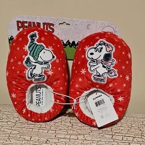 Peanuts Red Snoopy Winter Slippers